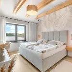 Lakeside Luxury At Penati Golf Vila *