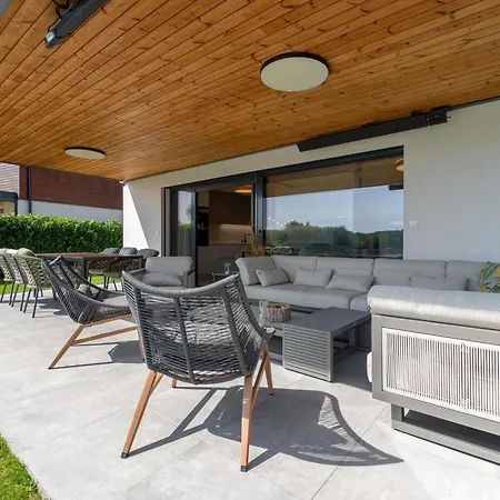 Villa Lakeside Luxury At Penati Golf *