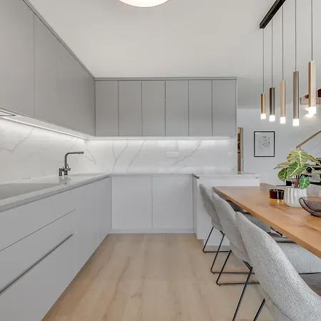 Lakeside Luxury At Penati Golf Villa Sajdikove Humence