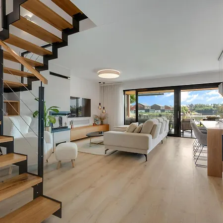 Lakeside Luxury At Penati Golf * Sajdikove Humence