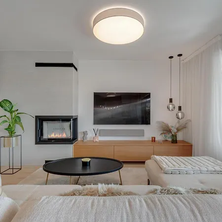 Lakeside Luxury At Penati Golf Villa