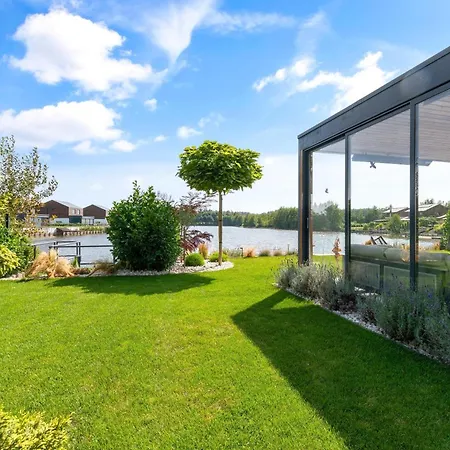 Villa Lakeside Luxury At Penati Golf Királymajor