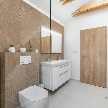 Lakeside Luxury At Penati Golf Sajdikove Humence