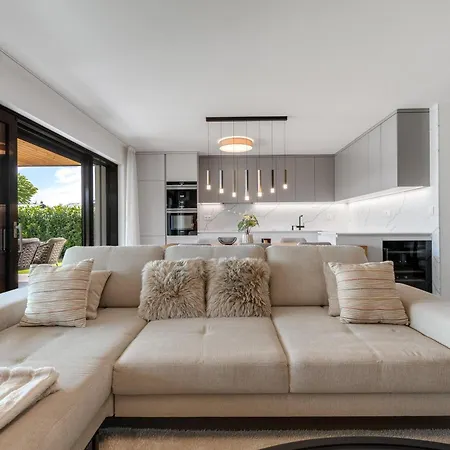 Lakeside Luxury At Penati Golf *