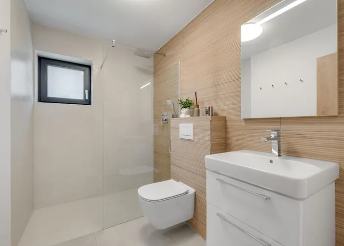 Villa Lakeside Luxury At Penati Golf Sajdikove Humence