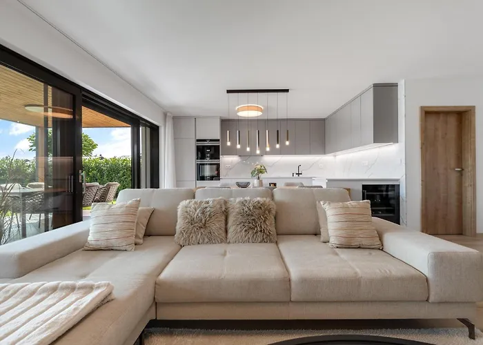 Lakeside Luxury At Penati Golf *